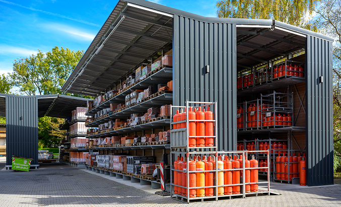 Außenansicht einer Regalhalle